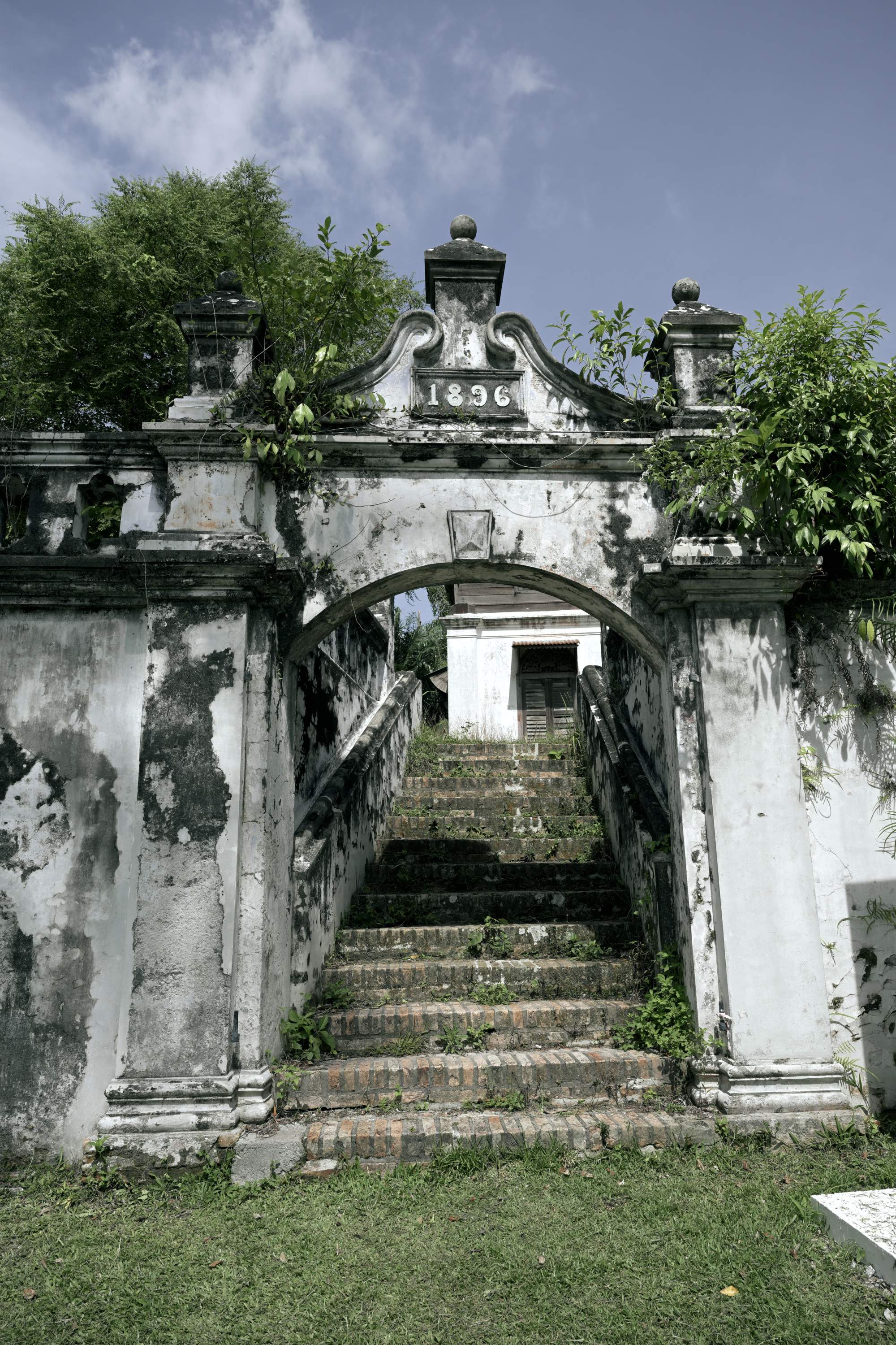 Rumah Besar Raja Billah attraction at Papan Heritage Village