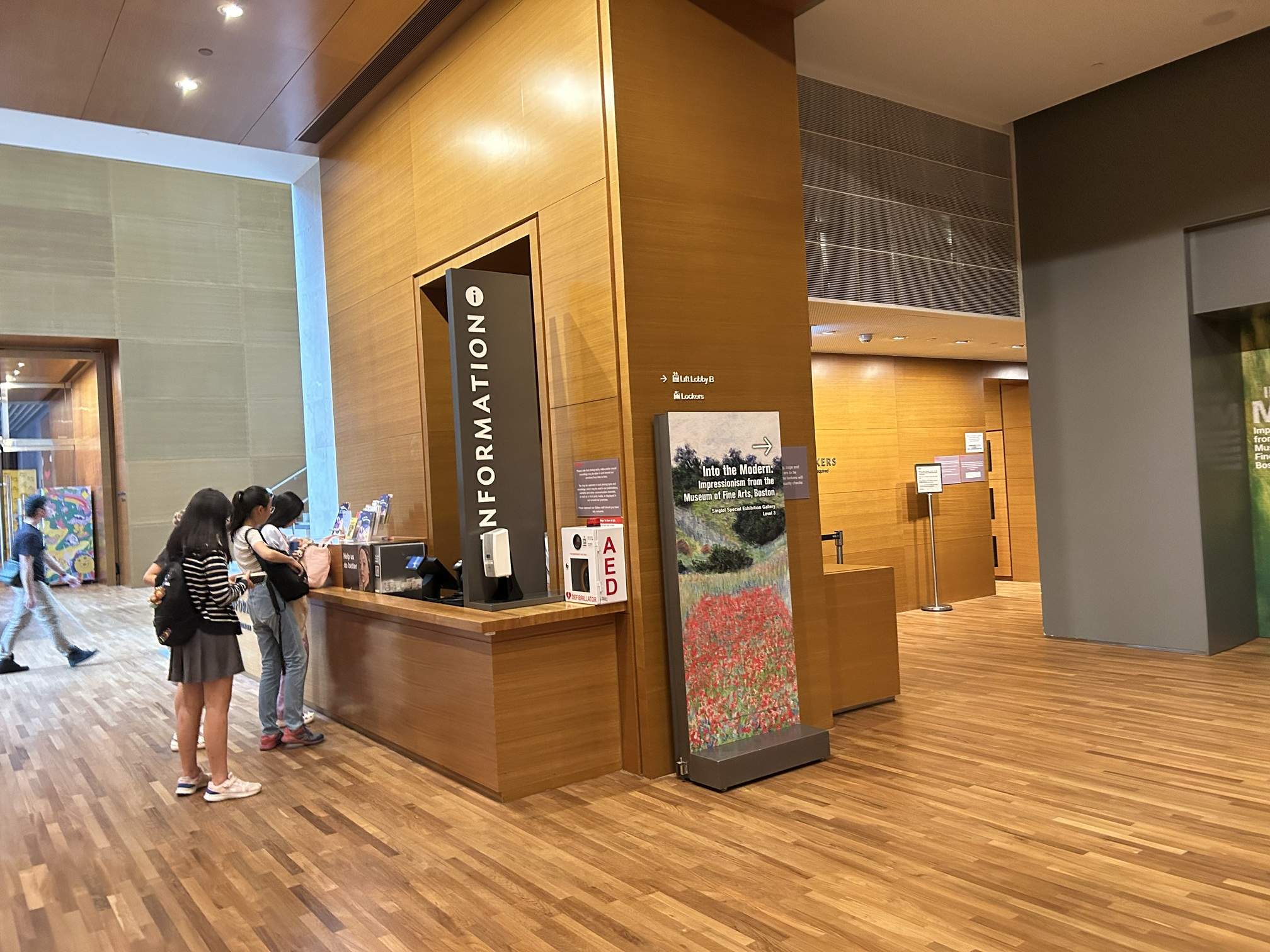 Locker at National Gallery SGD 1 deposit/fee