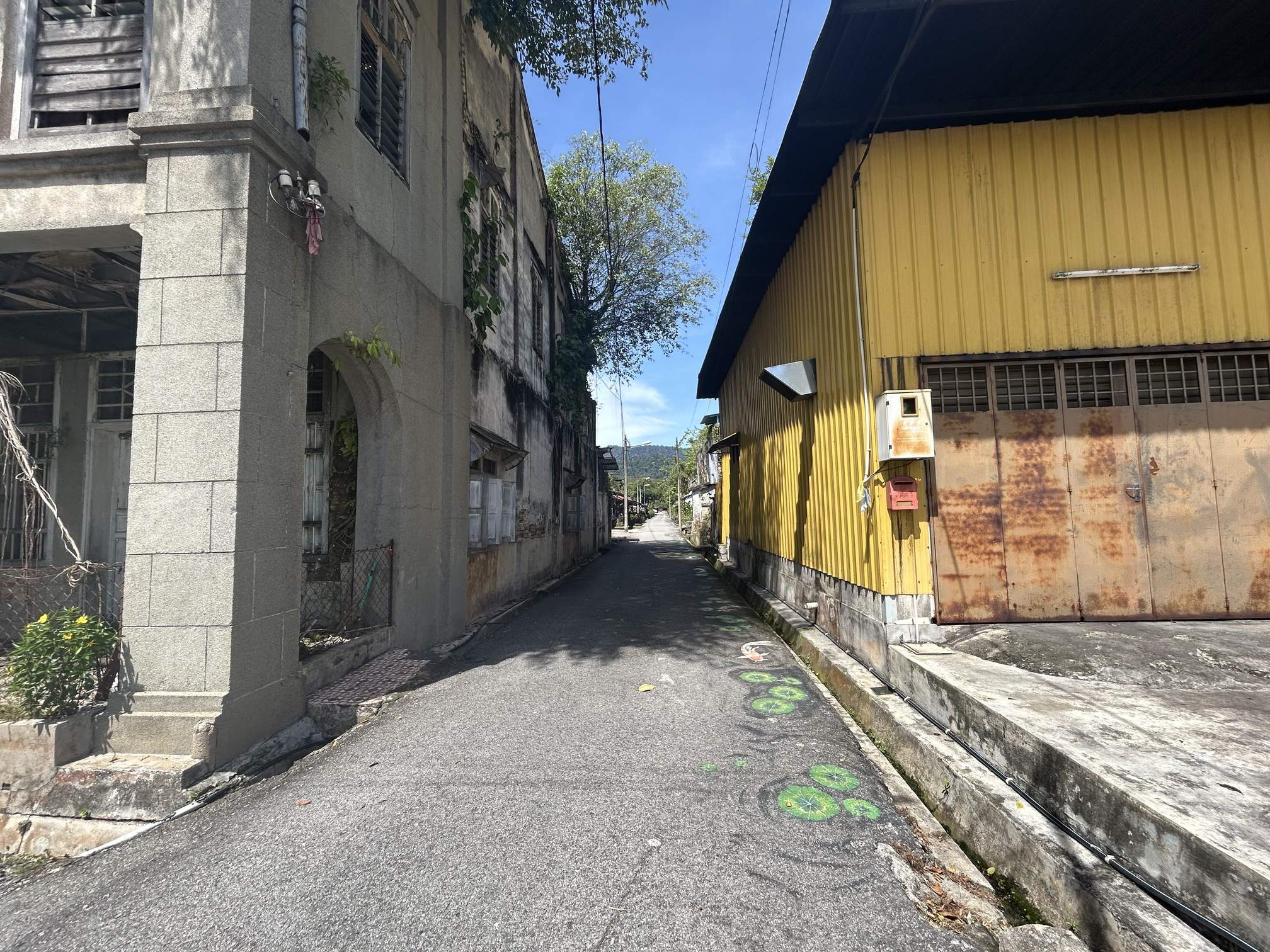 Backstreet floor art attraction Papan Heritage Village