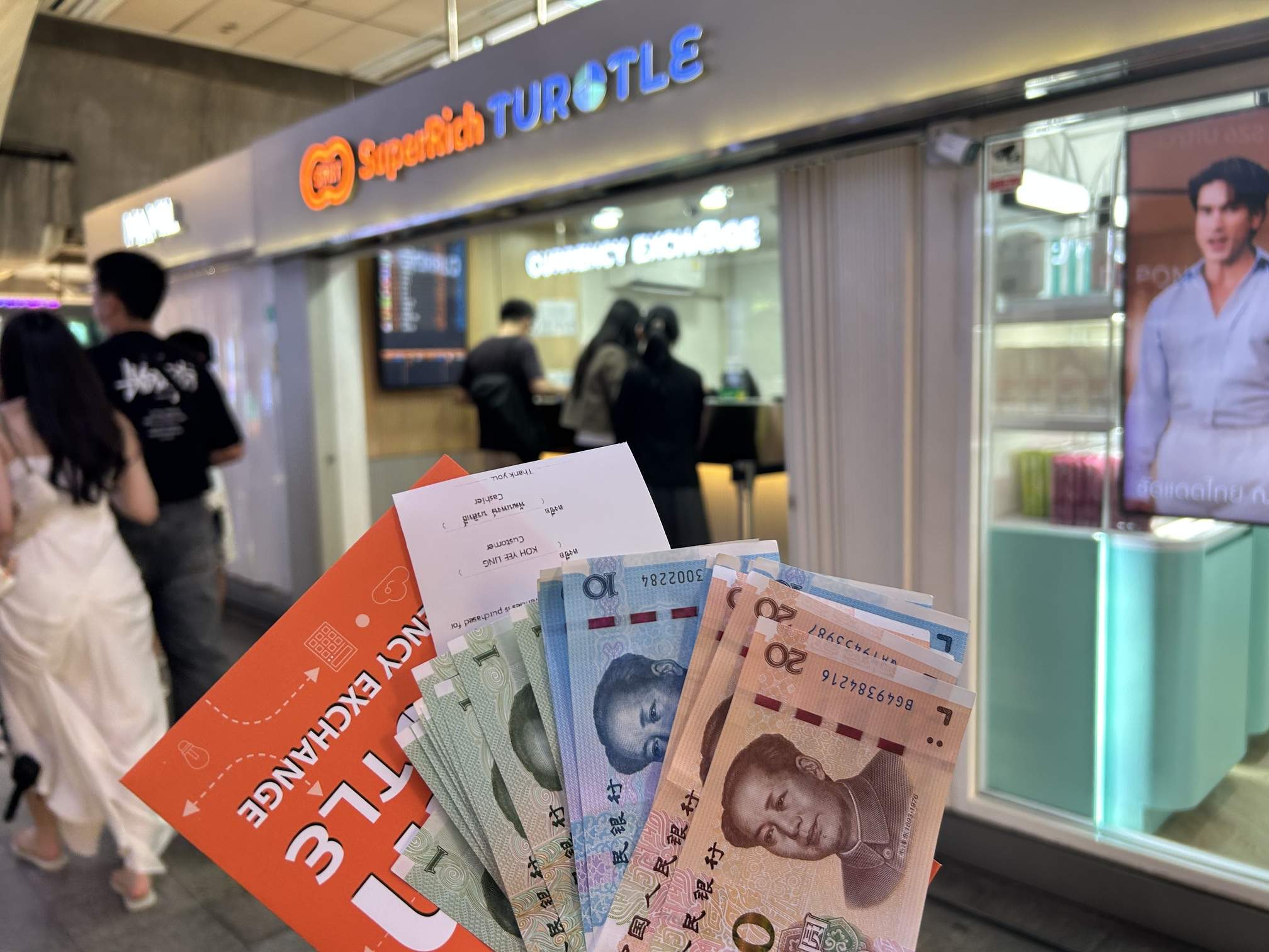 Small denomination CNY Bangkok money exchange